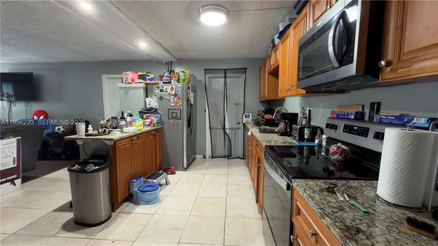 7430 SW 10th St 101D, North Lauderdale, FL 33068