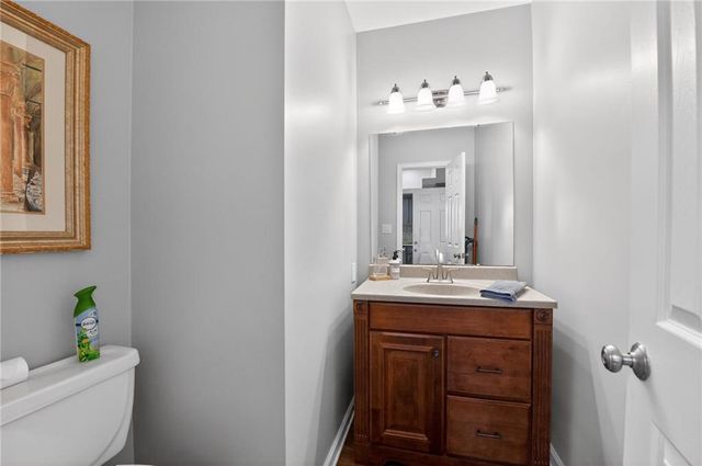 204 SE 1st Street, Lee's Summit, MO 64063