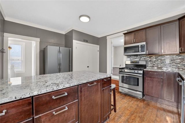 204 SE 1st Street, Lee's Summit, MO 64063