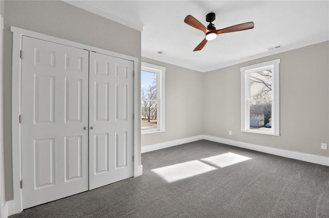 204 SE 1st Street, Lee's Summit, MO 64063