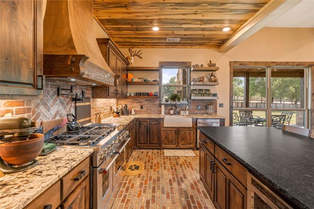 1651 Doss Road, Millsap, TX 76066