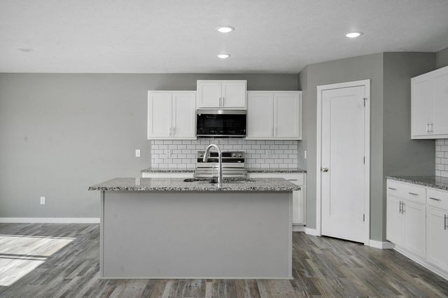 405 N Pine Leaf Road, Nixa, MO 65714