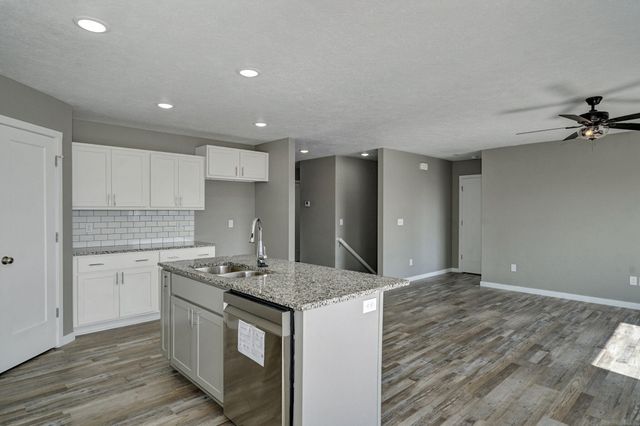 405 N Pine Leaf Road, Nixa, MO 65714