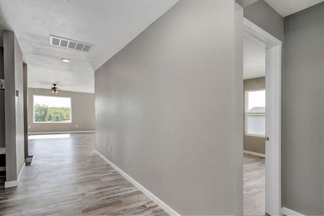 405 N Pine Leaf Road, Nixa, MO 65714