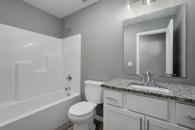 405 N Pine Leaf Road, Nixa, MO 65714