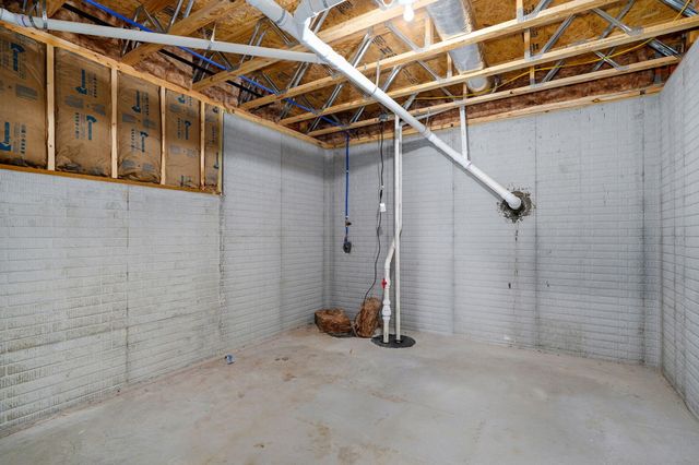 405 N Pine Leaf Road, Nixa, MO 65714