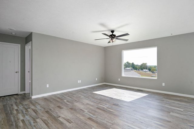 405 N Pine Leaf Road, Nixa, MO 65714