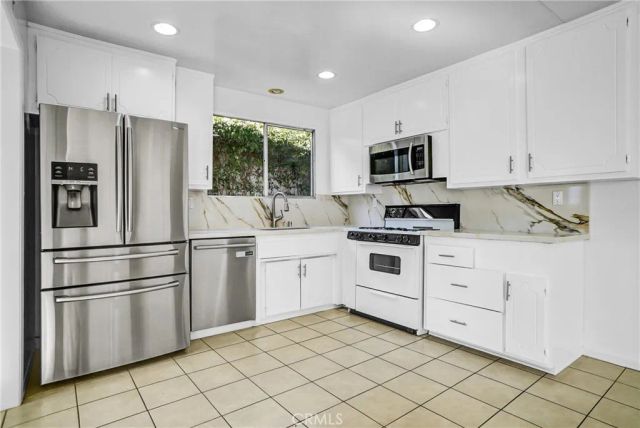 6456 Gross, West Hills, CA 91307