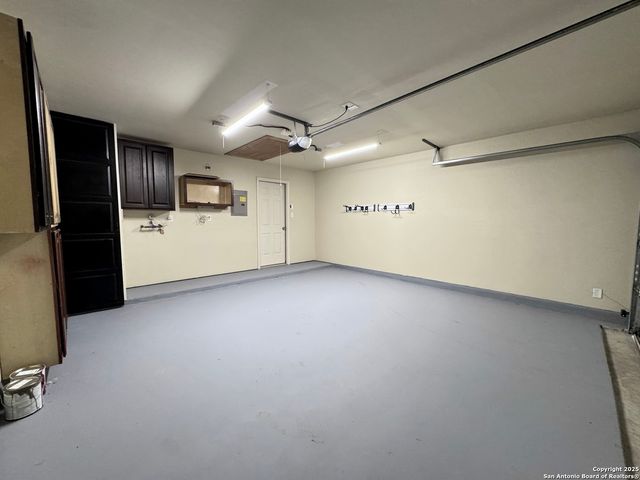 10015 Red Iron, Converse, TX 78109