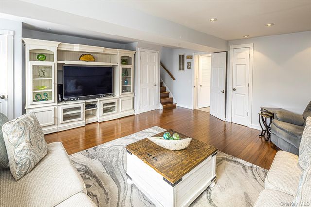 26 Dexter Road, Yonkers, NY 10710