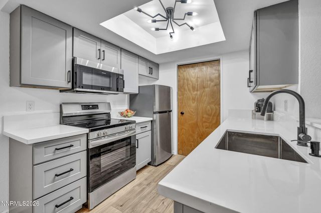 530 E Patriot Boulevard APT 124, Reno, NV 89511