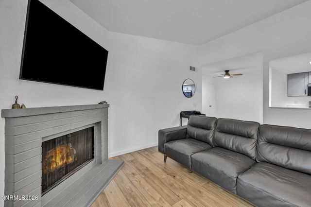 530 E Patriot Boulevard APT 124, Reno, NV 89511