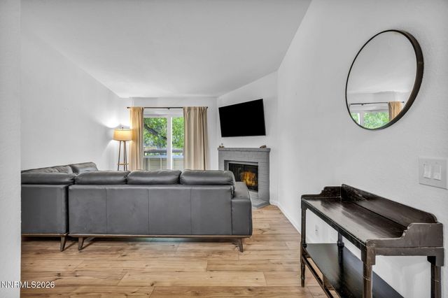 530 E Patriot Boulevard APT 124, Reno, NV 89511