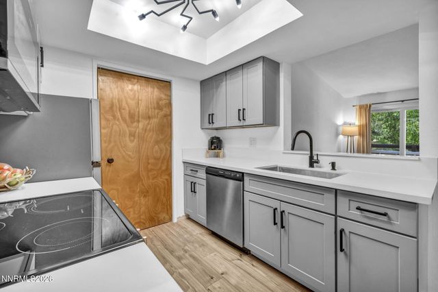530 E Patriot Boulevard APT 124, Reno, NV 89511