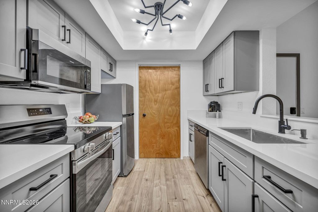 530 E Patriot Boulevard APT 124, Reno, NV 89511