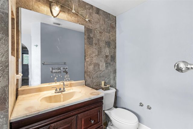 2442 EMBERS PARKWAY W, Cape Coral, FL 33993