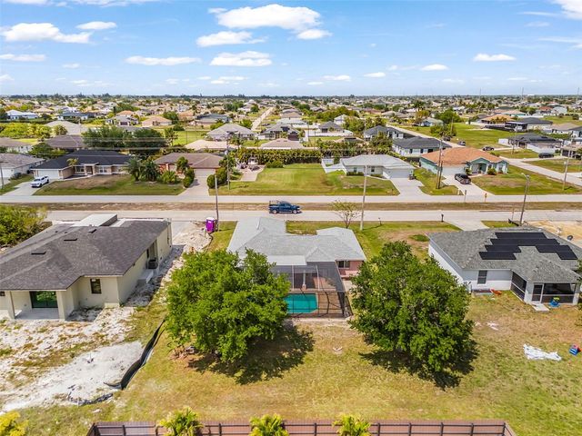 2442 EMBERS PARKWAY W, Cape Coral, FL 33993