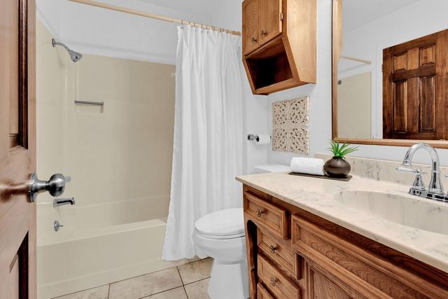 216 Treetop Lane, Hideaway, TX 75771