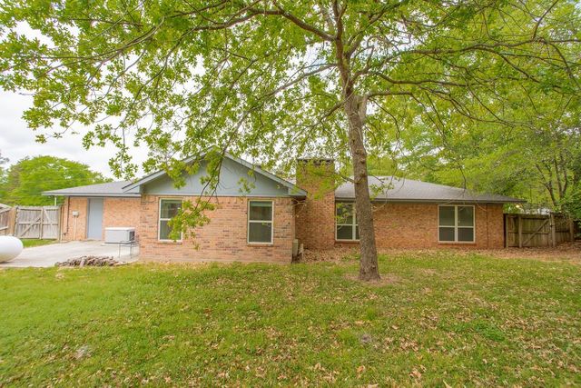 216 Treetop Lane, Hideaway, TX 75771