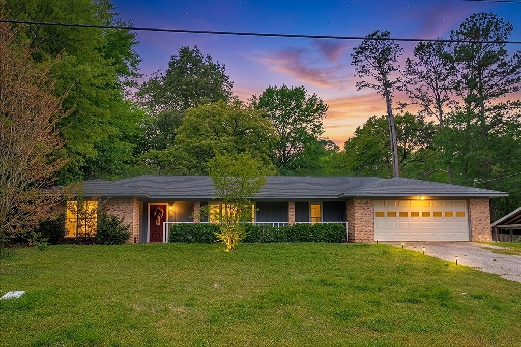 216 Treetop Lane, Hideaway, TX 75771