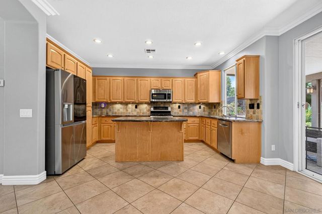 27691 Sonora Circle, Temecula, CA 92591