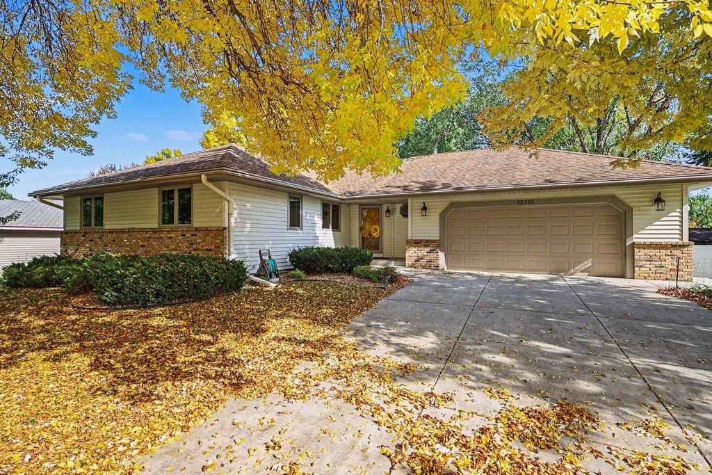 12325 Villaburne Drive, Burnsville, MN 55337 — exterior