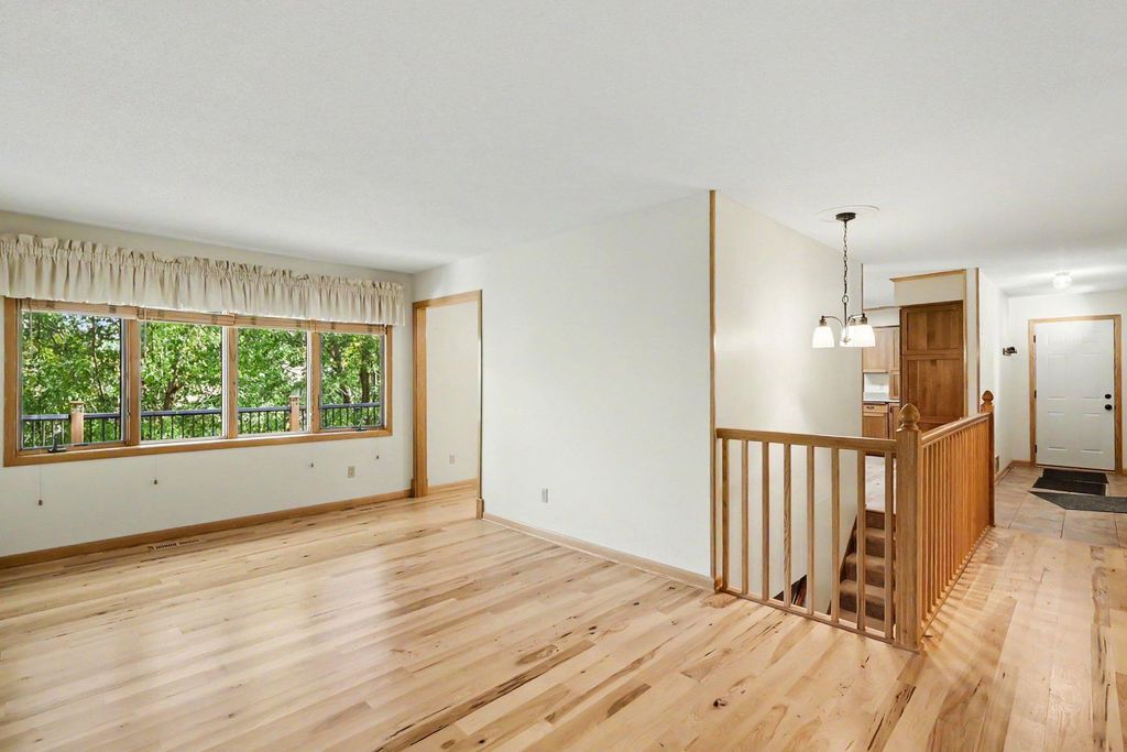 12325 Villaburne Drive, Burnsville, MN 55337 — photo 3