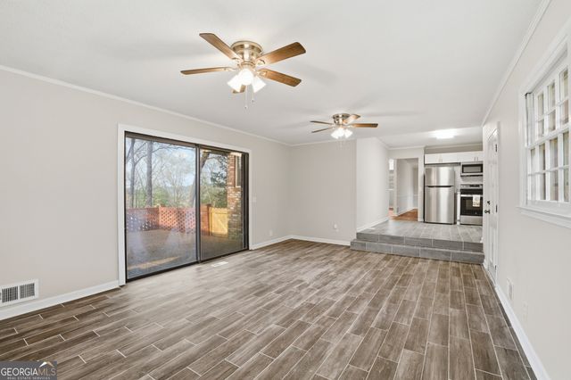 41 Summit Drive SE, Lindale, GA 30147