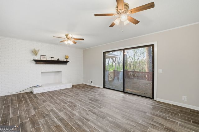 41 Summit Drive SE, Lindale, GA 30147