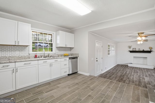 41 Summit Drive SE, Lindale, GA 30147