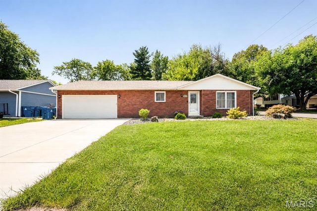 1310 27th Street, Highland, IL 62249