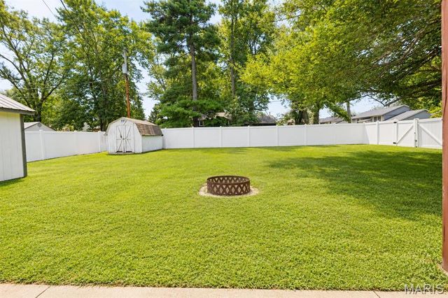1310 27th Street, Highland, IL 62249