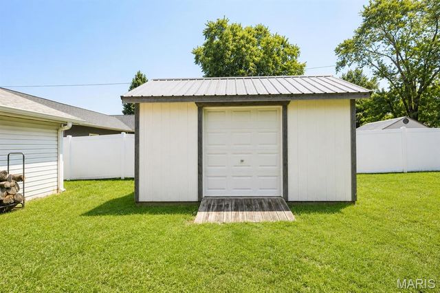 1310 27th Street, Highland, IL 62249