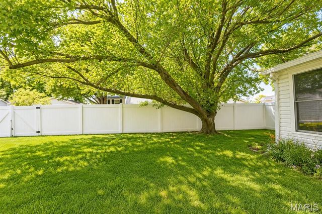 1310 27th Street, Highland, IL 62249