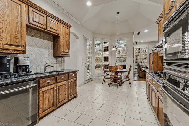 602 Creekbend Drive, Mesquite, TX 75149