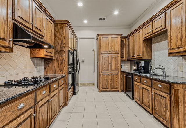 602 Creekbend Drive, Mesquite, TX 75149