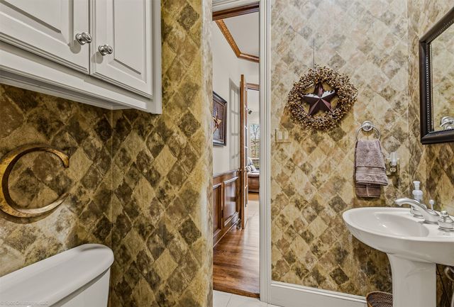 602 Creekbend Drive, Mesquite, TX 75149