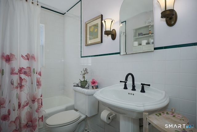32 Lincoln Lane, Ridgefield, CT 06877