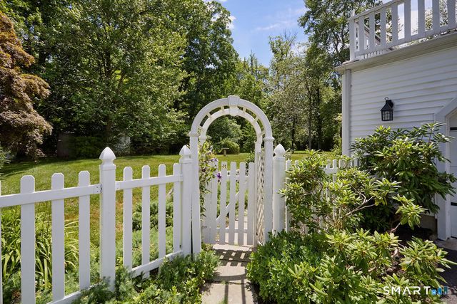 32 Lincoln Lane, Ridgefield, CT 06877