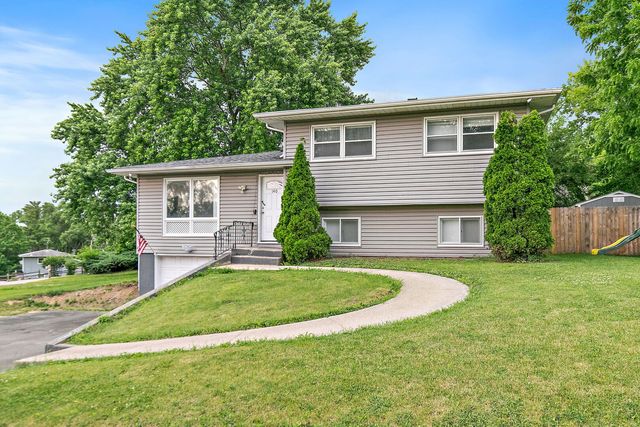 140 Skyline Drive, Carpentersville, IL 60110