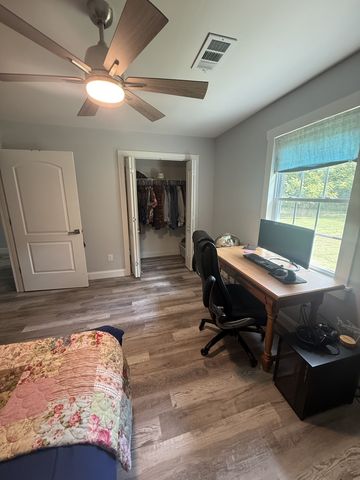 1047 River Barfield Rd, Murfreesboro, TN 37128