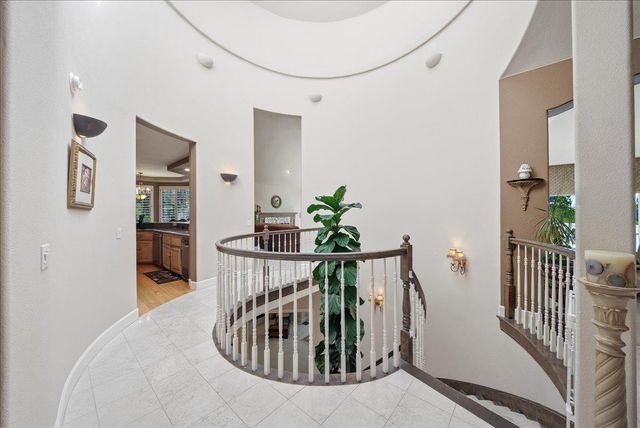 136 tomlinson Dr, Folsom, CA 95630