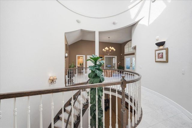 136 tomlinson Dr, Folsom, CA 95630