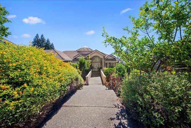 136 tomlinson Dr, Folsom, CA 95630