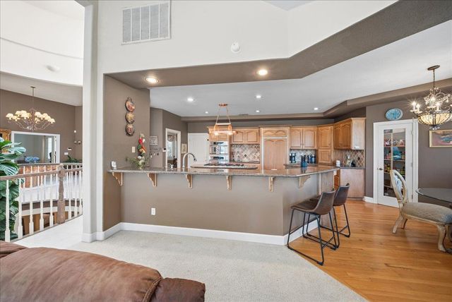 136 tomlinson Dr, Folsom, CA 95630