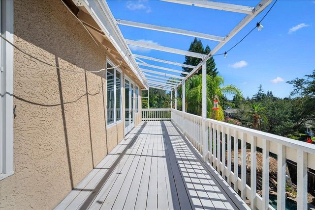 136 tomlinson Dr, Folsom, CA 95630