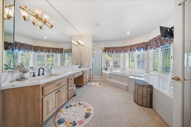 136 tomlinson Dr, Folsom, CA 95630