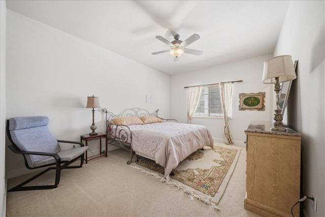 136 tomlinson Dr, Folsom, CA 95630