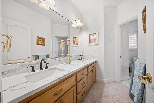 136 tomlinson Dr, Folsom, CA 95630