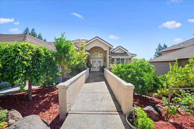 136 tomlinson Dr, Folsom, CA 95630
